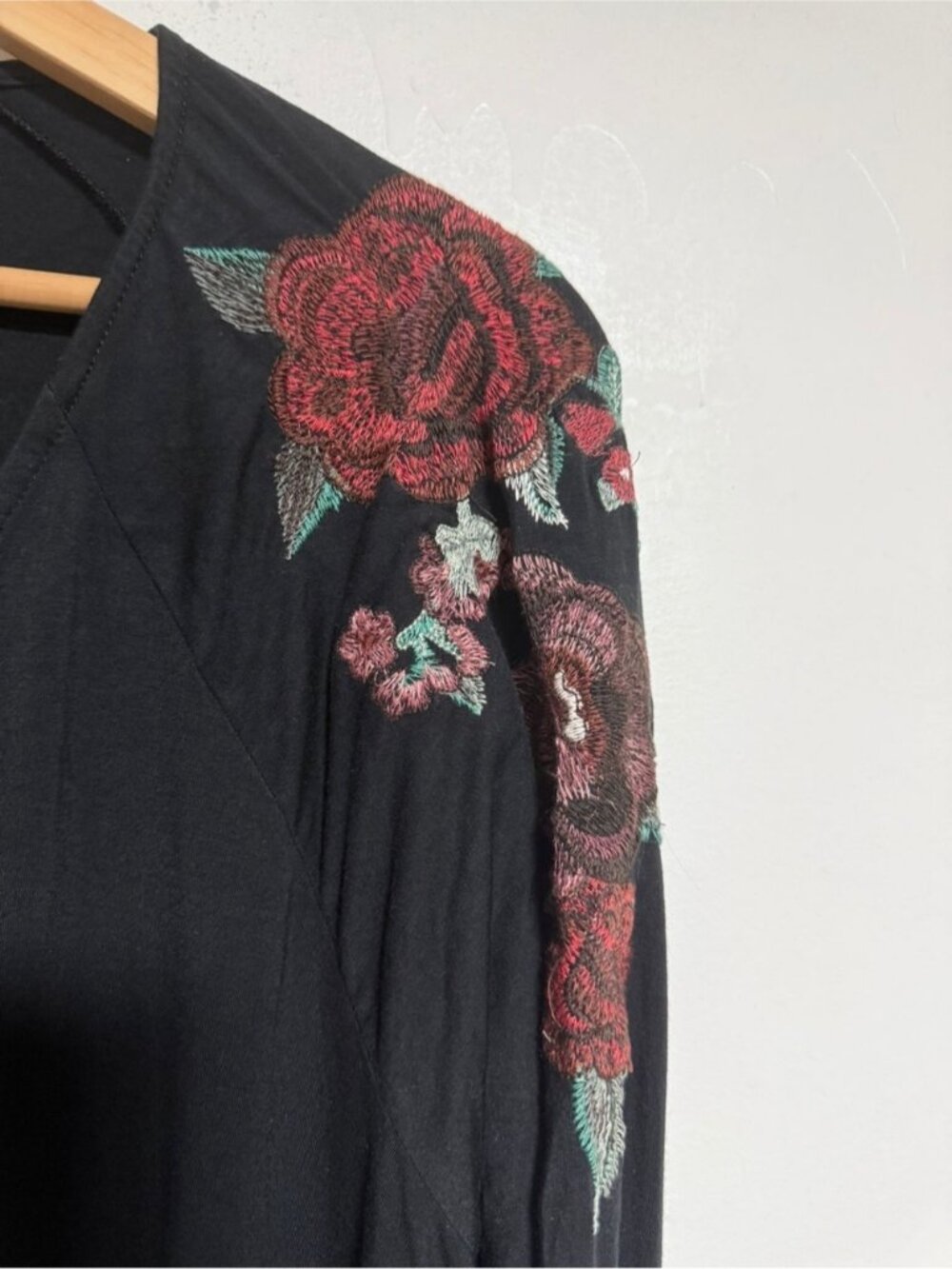 American Eagle Soft & Sexy Embroidered Bell Sleeve Top - XL - Picture 6 of 7